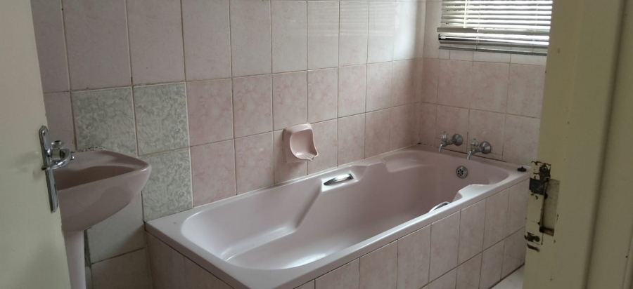 3 Bedroom Property for Sale in Tlhabane West North West